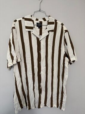 PacSun Men’s Stripe Short-Sleeve Button-Up Shirt